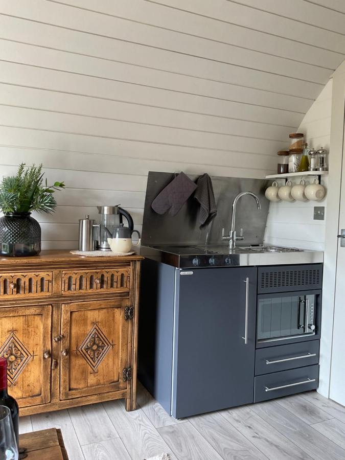 Secluded Cosy Luxury Pod With Wood Fired Hot Tub Hotel Shrewsbury Bagian luar foto