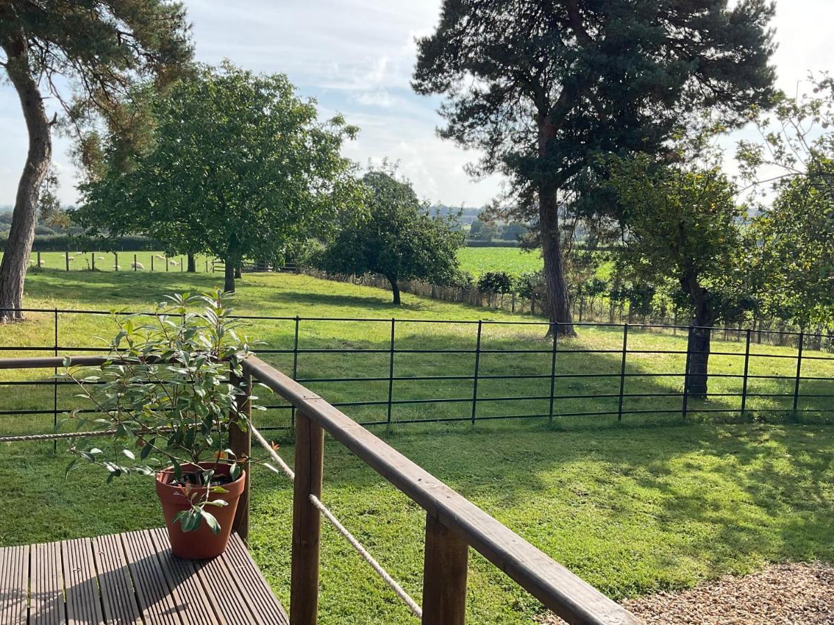 Secluded Cosy Luxury Pod With Wood Fired Hot Tub Hotel Shrewsbury Bagian luar foto