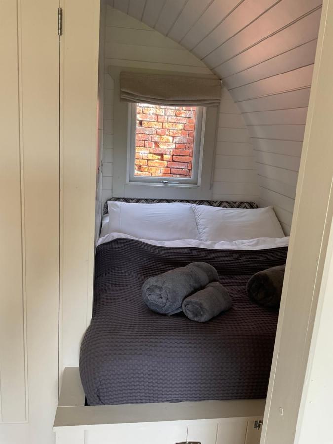 Secluded Cosy Luxury Pod With Wood Fired Hot Tub Hotel Shrewsbury Bagian luar foto