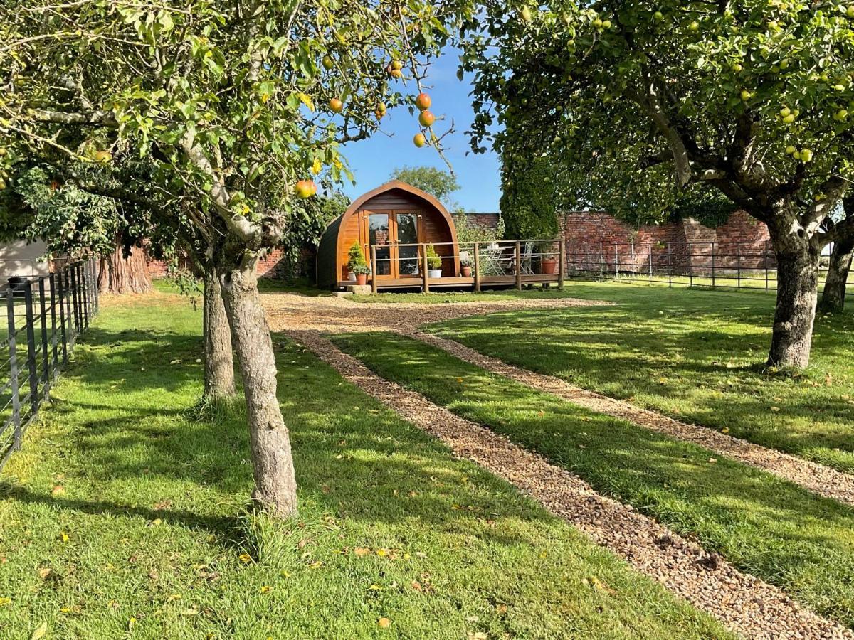 Secluded Cosy Luxury Pod With Wood Fired Hot Tub Hotel Shrewsbury Bagian luar foto